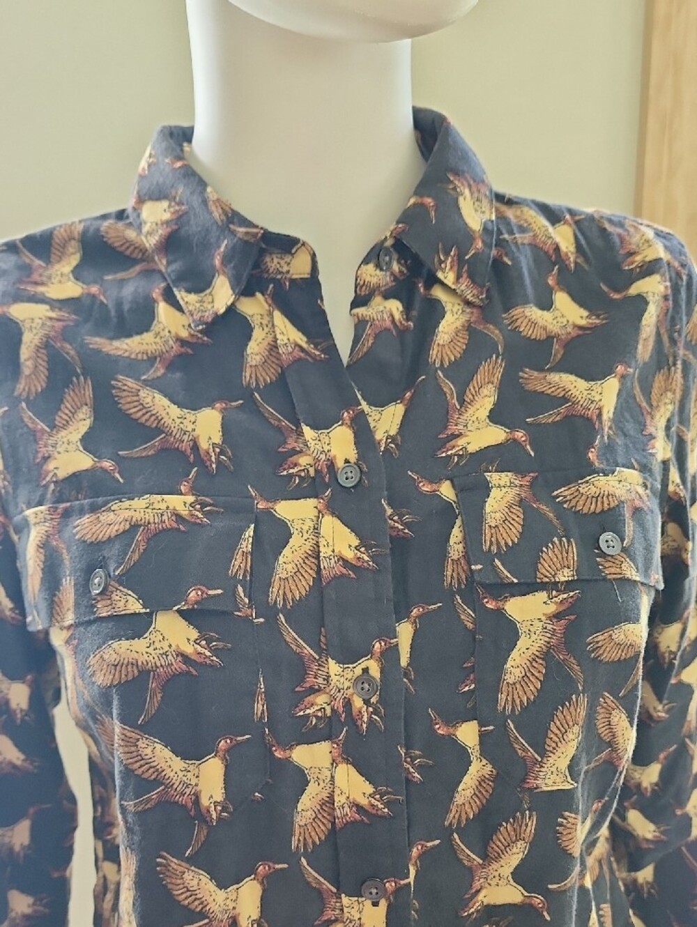 LLBean Lightweight Brushed Flannel Duck Bird Animal Print Button-Up Shirt - Picture 2 of 9